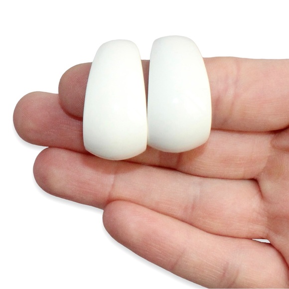 Vintage White Enamel Clip On Hoop Earrings Large Statement Domed Hoops Retro Mod - Picture 4 of 4